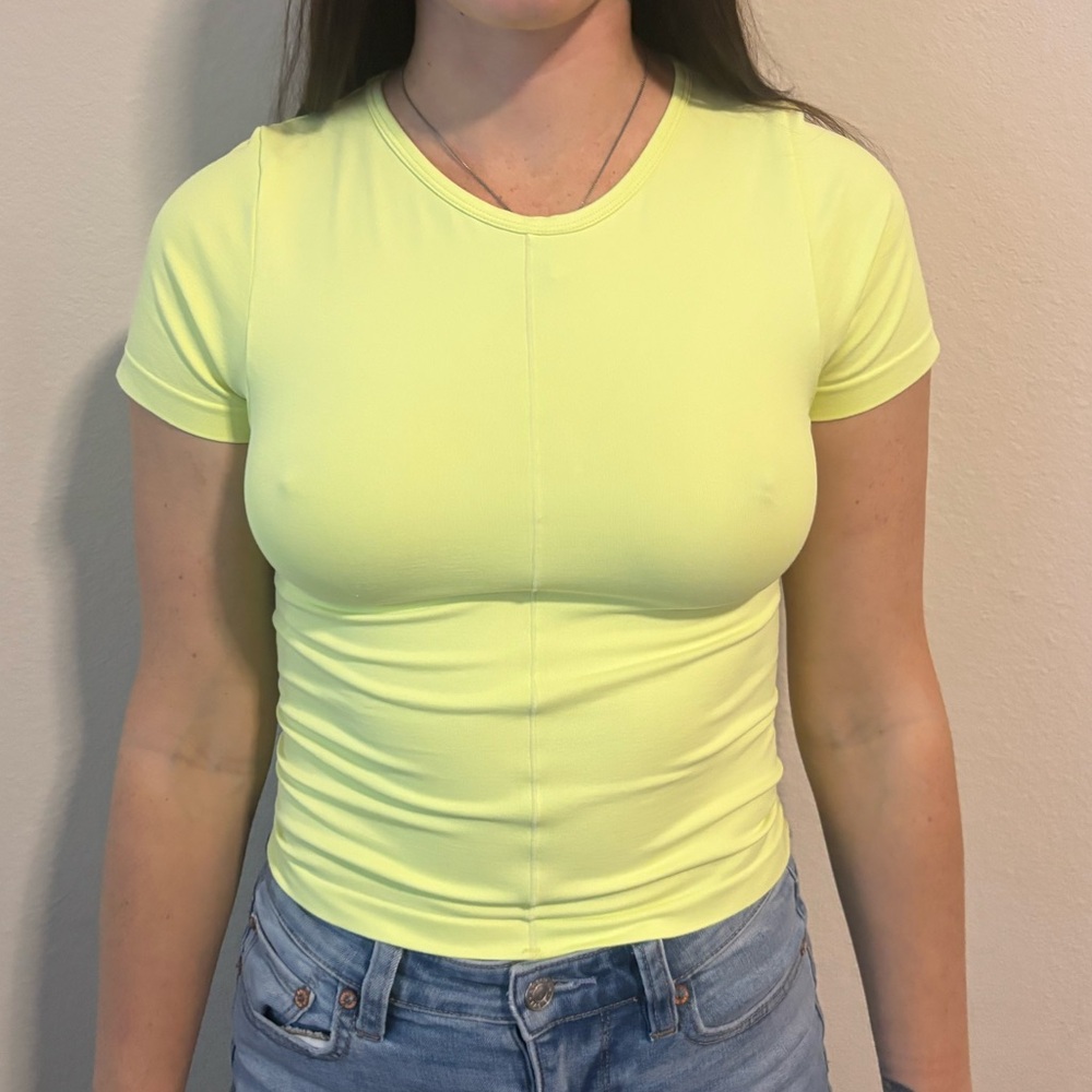Good American Highlighter Yellow Crew Neck Short Sleeve Tee Sz 1/2